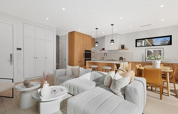 3742 Yukon Street Cambie