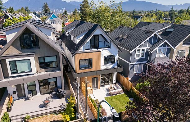 #1 1079 E 14th Avenue Mount Pleasant VE