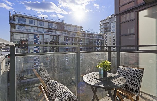 608 38 W 1st Avenue False Creek