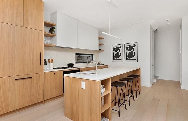 396 W 21 Avenue Cambie