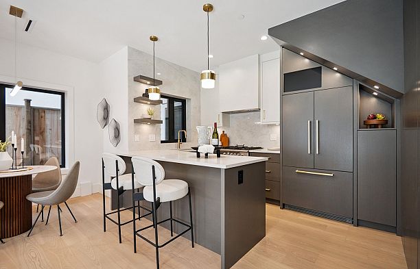 #1 1079 E 14th Avenue Mount Pleasant VE