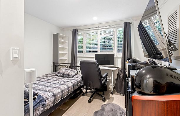 1563 W 59th Avenue South Granville