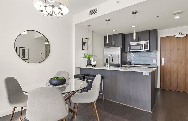 608 38 W 1st Avenue False Creek