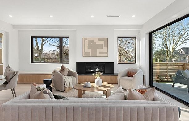 396 W 21 Avenue Cambie