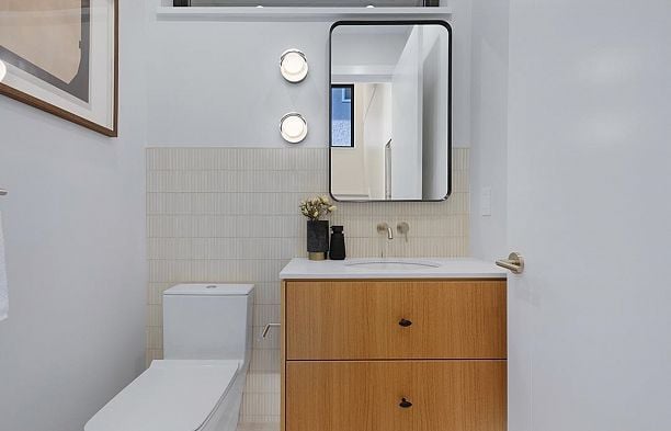 3742 Yukon Street Cambie