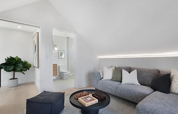 396 W 21 Avenue Cambie