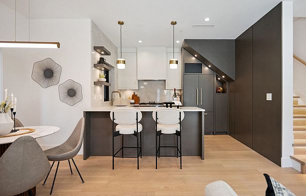 #1 1079 E 14th Avenue Mount Pleasant VE