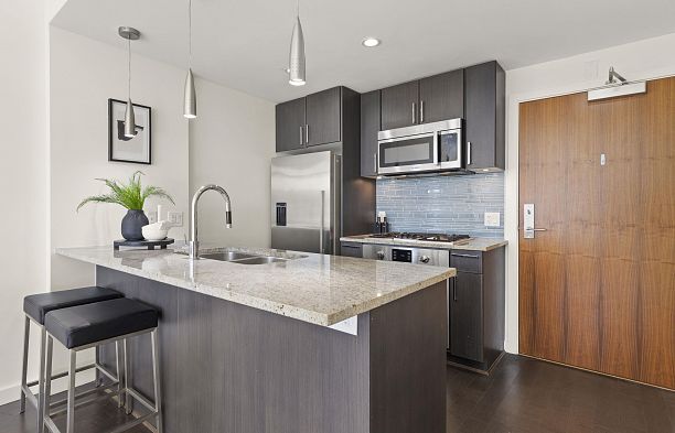 608 38 W 1st Avenue False Creek