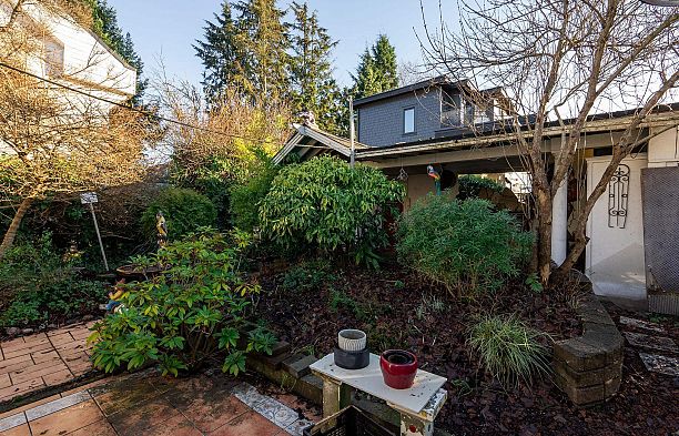 228 E 26th Avenue Main