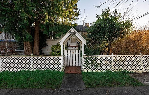 228 E 26th Avenue Main