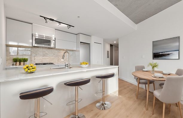 1808 128 W Cordova Street Downtown VW