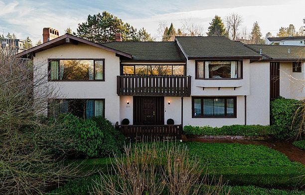 2296 W 32nd Avenue Quilchena