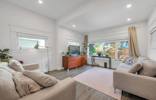 153 W 19th Avenue Cambie