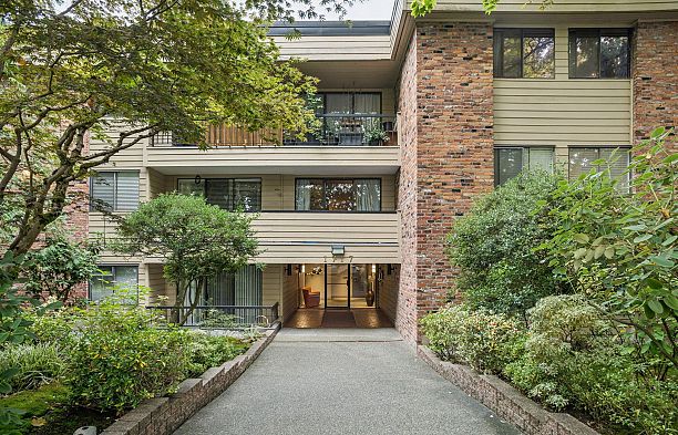 303 1717 W 13th Avenue Fairview VW