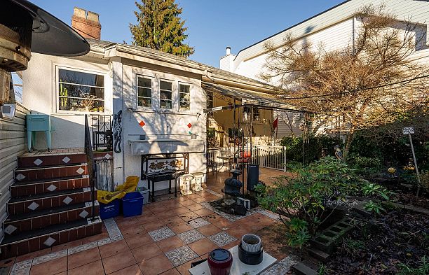 228 E 26th Avenue Main