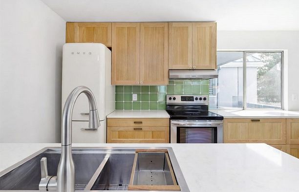 401 1345 W 4th Avenue False Creek