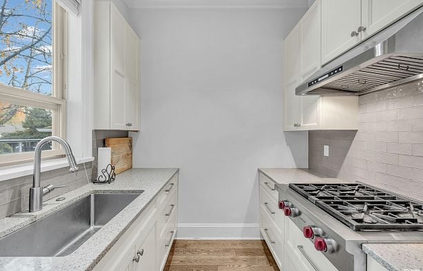 7458 Maple Street S.W. Marine