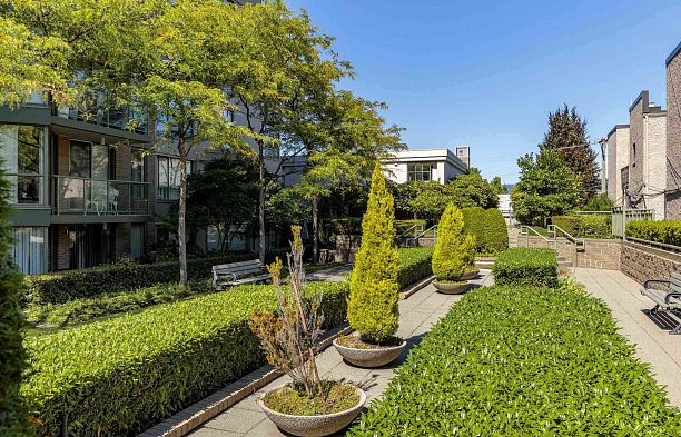 904 2288 Pine Street Fairview VW