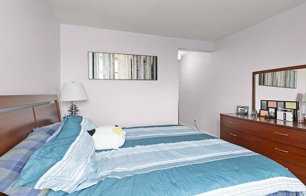 904 2288 Pine Street Fairview VW