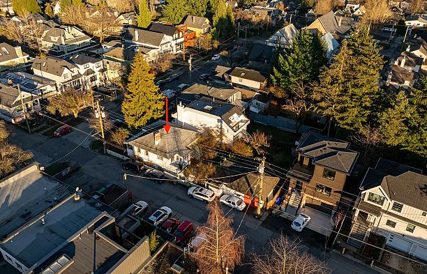 228 E 26th Avenue Main