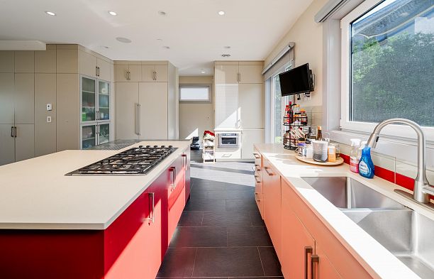 4371 Puget Drive Arbutus