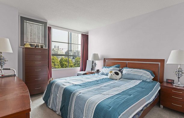 904 2288 Pine Street Fairview VW