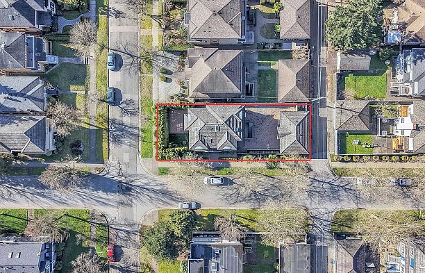 3593 Mackenzie Street Arbutus