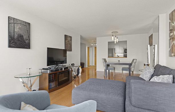 904 2288 Pine Street Fairview VW