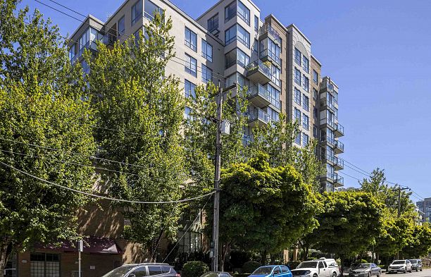 904 2288 Pine Street Fairview VW