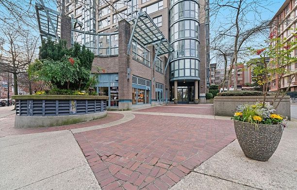 404 238 Alvin Narod Mews Yaletown