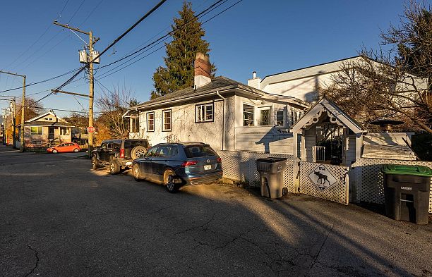 228 E 26th Avenue Main