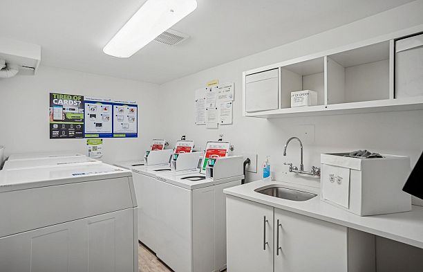 303 1717 W 13th Avenue Fairview VW