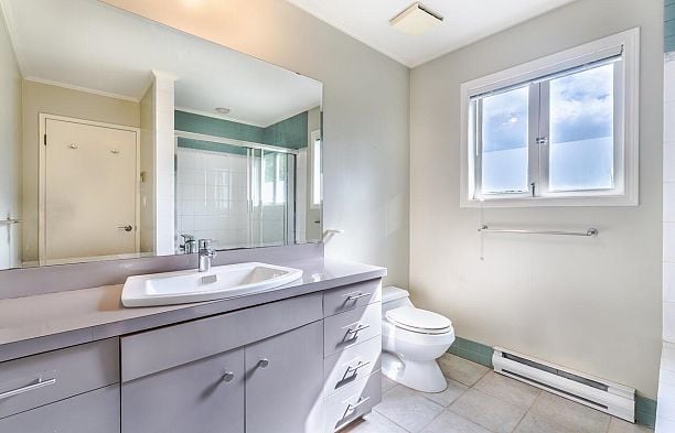 5810 Cartier Street South Granville