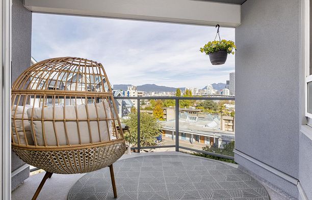 401 1345 W 4th Avenue False Creek