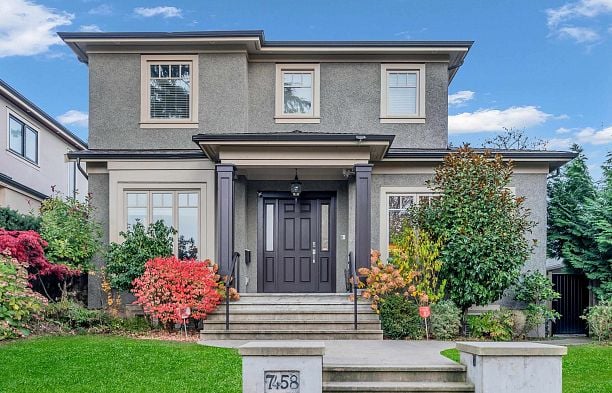 7458 Maple Street S.W. Marine