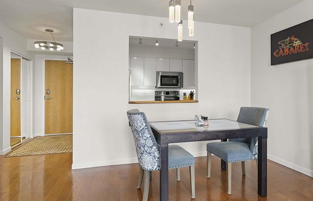 904 2288 Pine Street Fairview VW