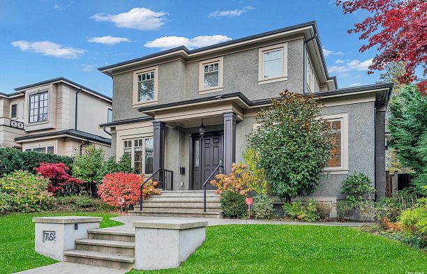 7458 Maple Street S.W. Marine