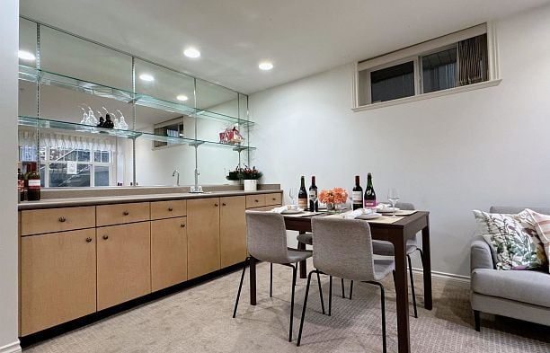 2818 W 19th Avenue Arbutus