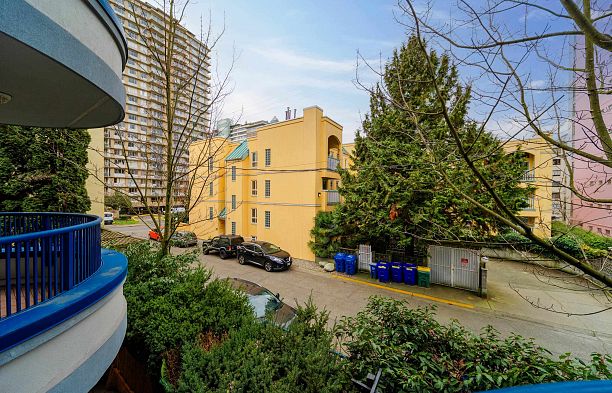 212 1924 Comox Street West End VW