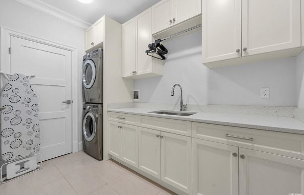 7458 Maple Street S.W. Marine