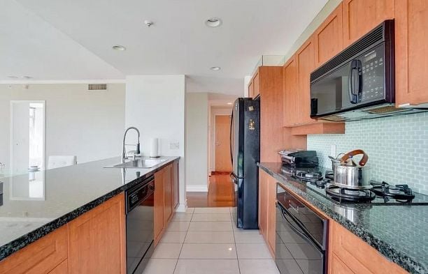 1003 1790 BAYSHORE DRIVE, Vancouver BC V6G 3G5 Coal Harbour