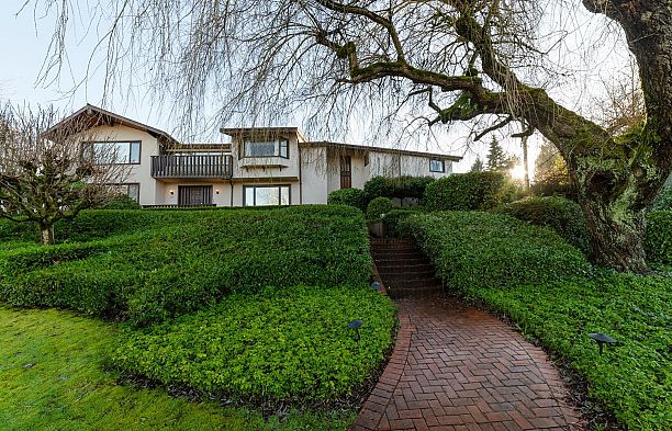 2296 W 32nd Avenue Quilchena