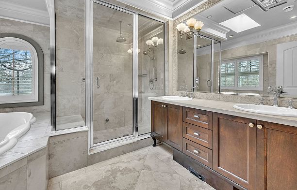 3593 Mackenzie Street Arbutus