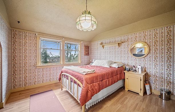 3537 W 31st Avenue Dunbar