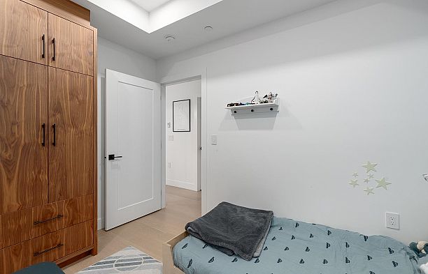 959 E 13th Avenue Mount Pleasant VE