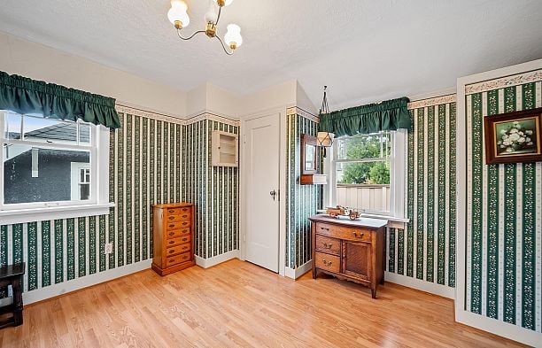 3537 W 31st Avenue Dunbar