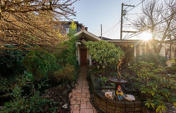 228 E 26th Avenue Main