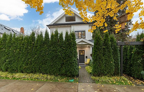 959 E 13th Avenue Mount Pleasant VE