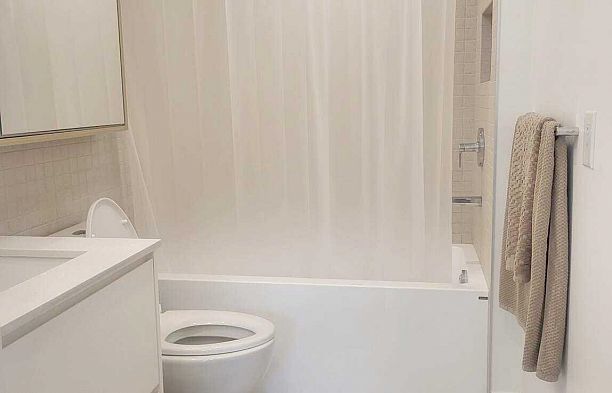 922 W 49th Avenue South Cambie