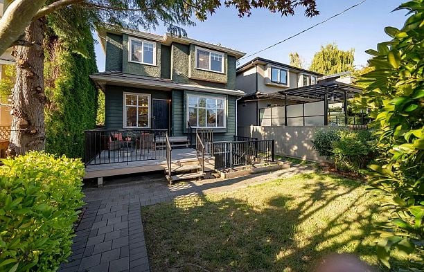 2818 W 19th Avenue Arbutus